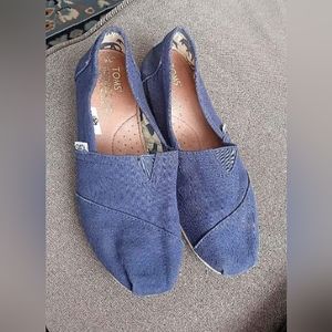 Toms Women's size 6